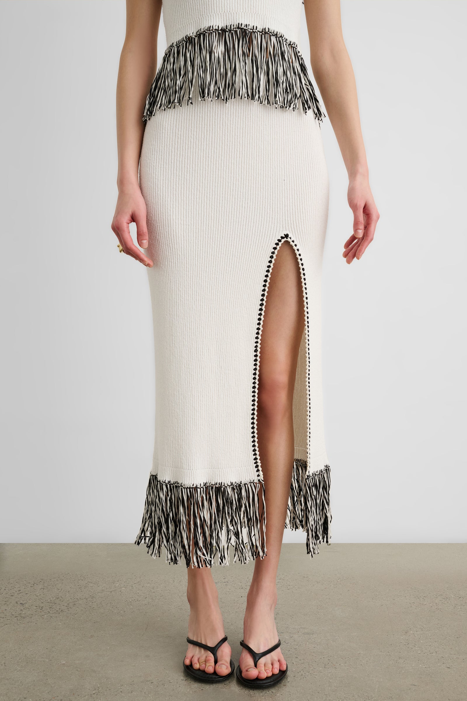 AMORA FRINGE MIDI SKIRT WITH SLIT - Toccin