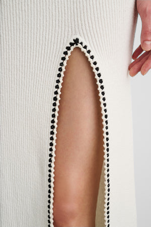 AMORA FRINGE MIDI SKIRT WITH SLIT - Toccin