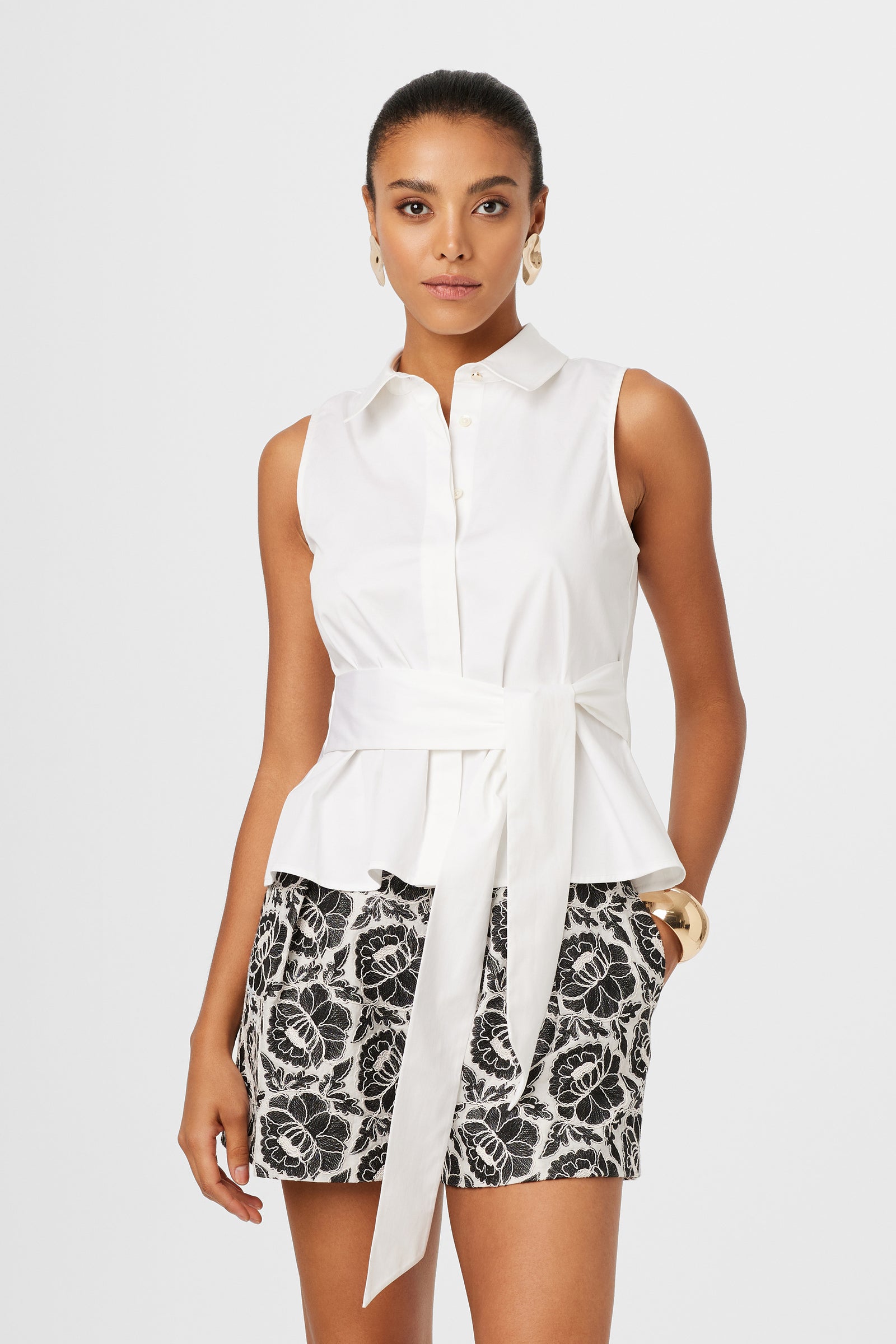 Katherine Sleveless Tie Front Top - Toccin