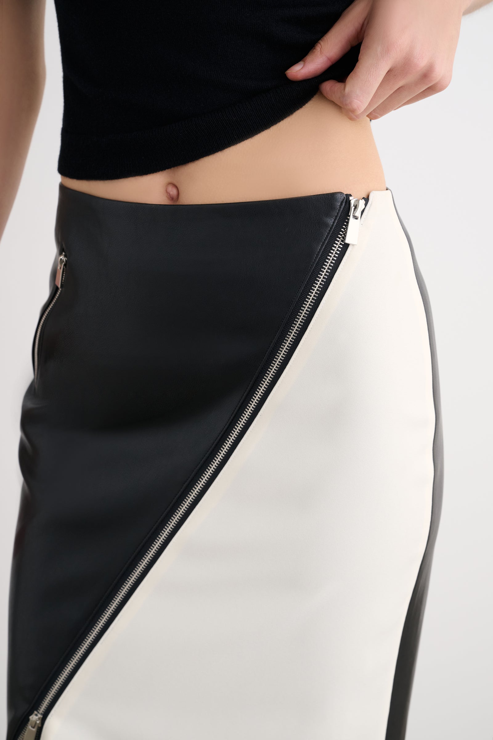 VERENA ASYMMETRICAL ZIP-FRONT SKIRT - Toccin