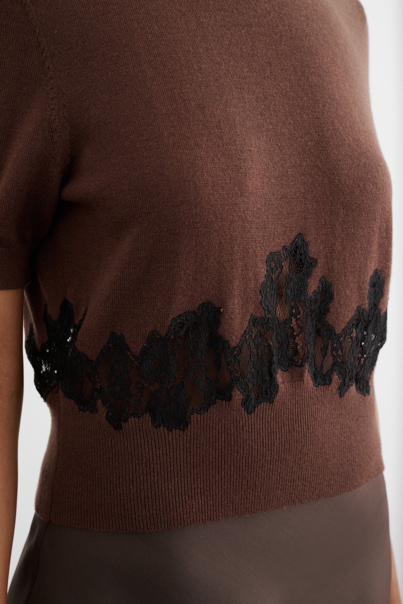 VIKA SHORT SLEEVE SWEATER