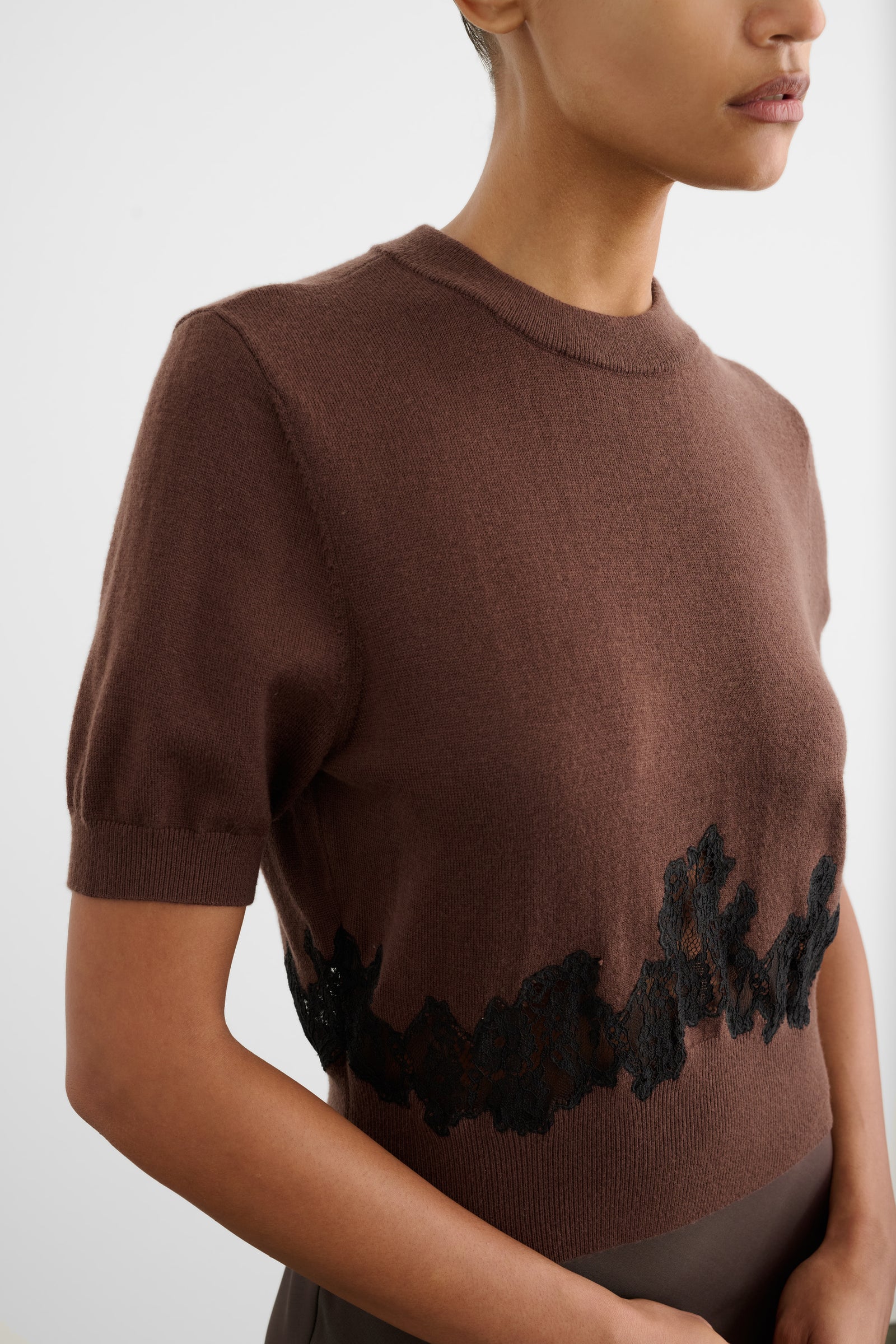 VIKA SHORT SLEEVE SWEATER