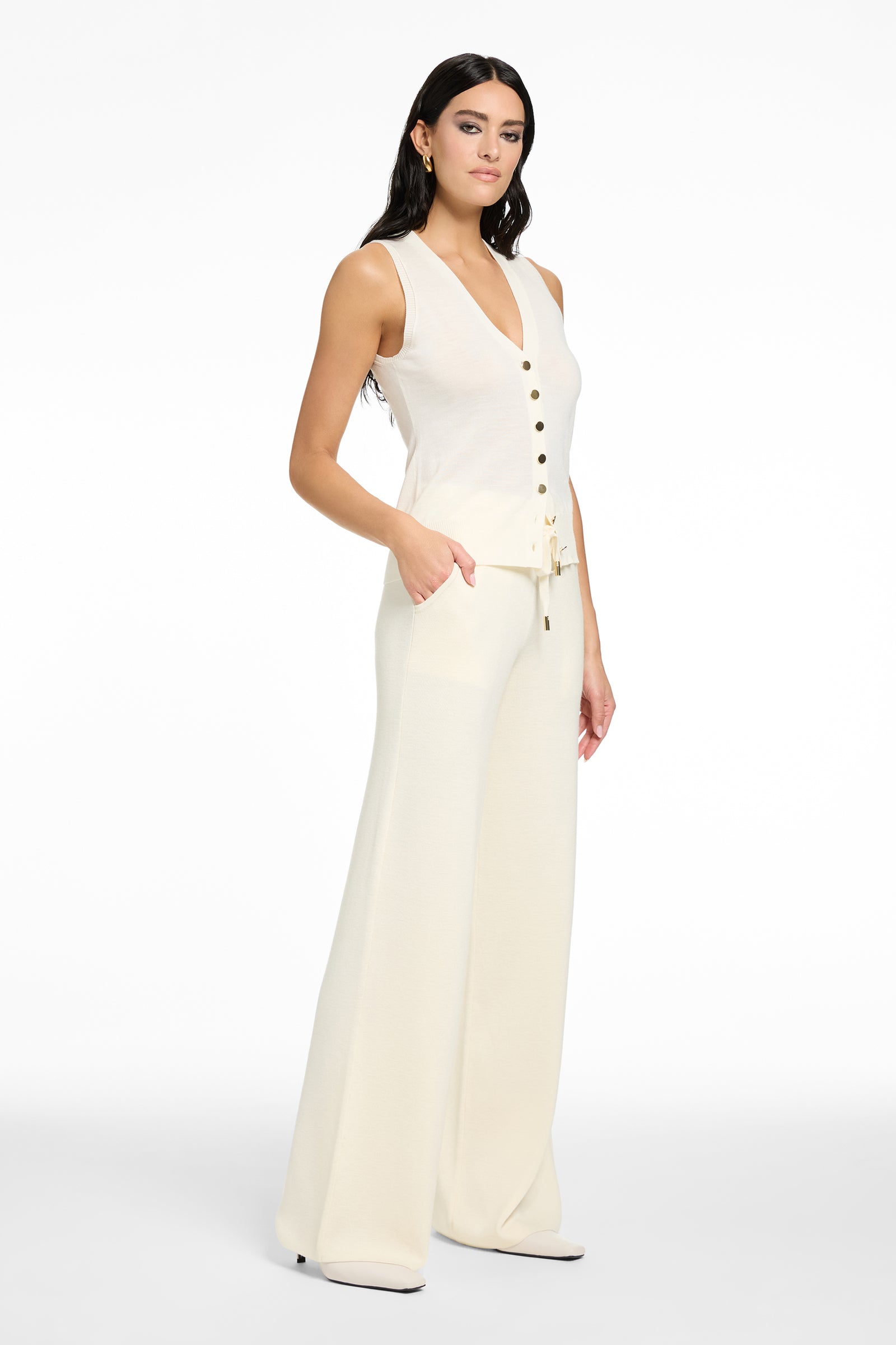 WAVERLY BUTTON-FRONT SWEATER VEST - Toccin