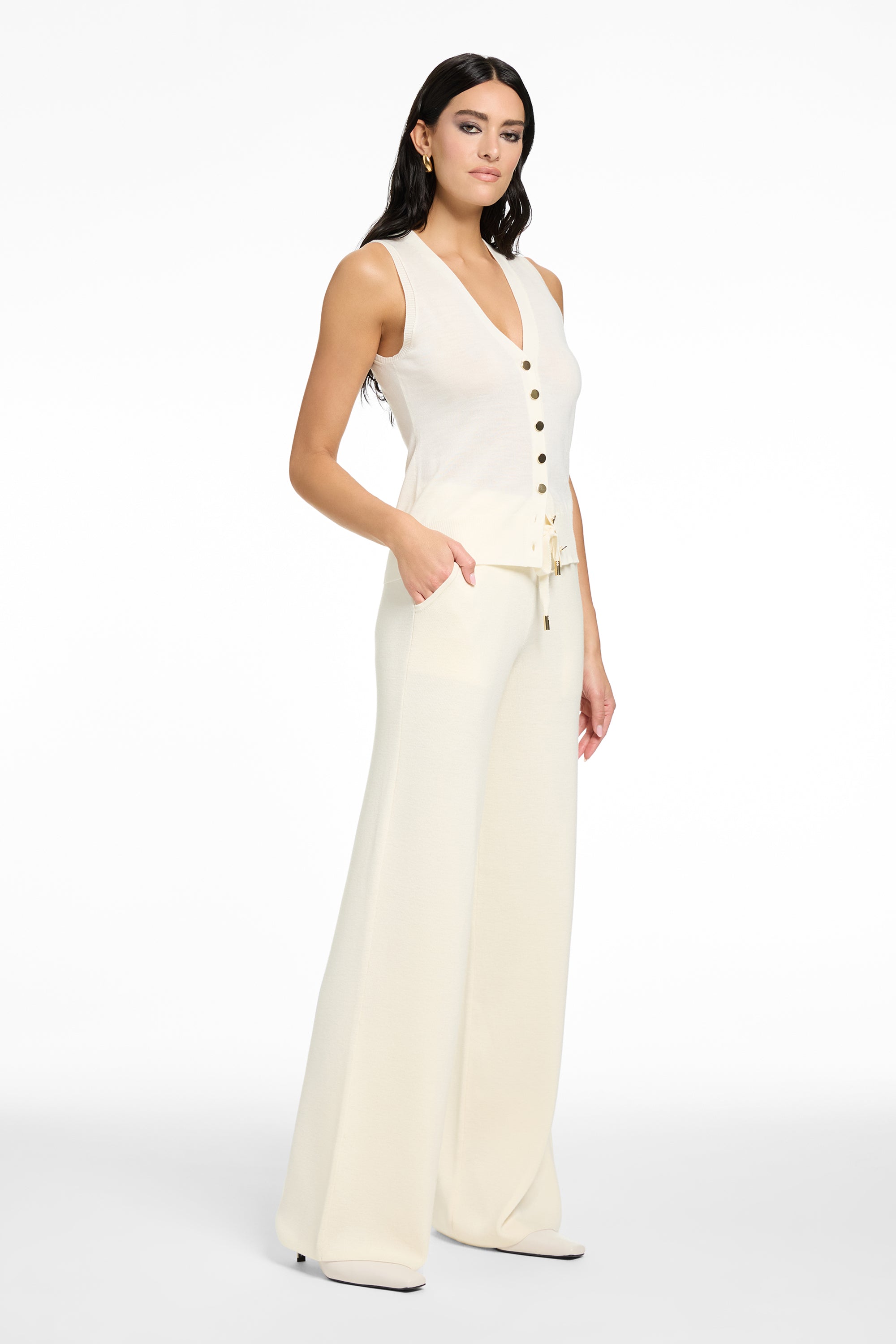 WAVERLY BUTTON-FRONT SWEATER VEST - Toccin